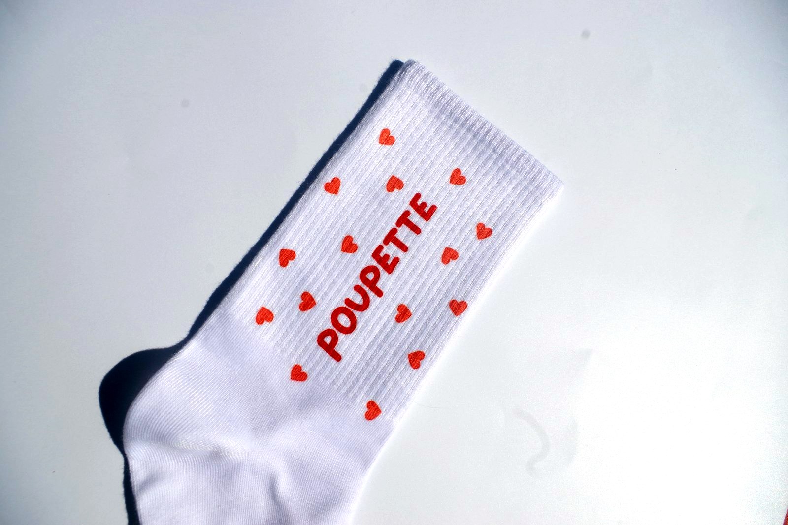 Chaussette personnalisée, motif cœurs et prénom