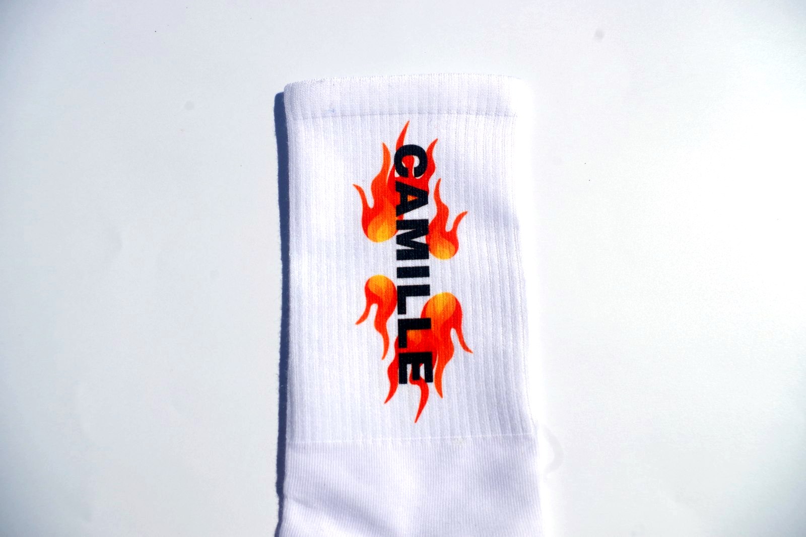 Chaussette personnalisée, motif flammes et prénom